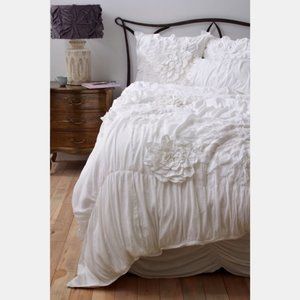 ISO Georgina White Duvet - Queen